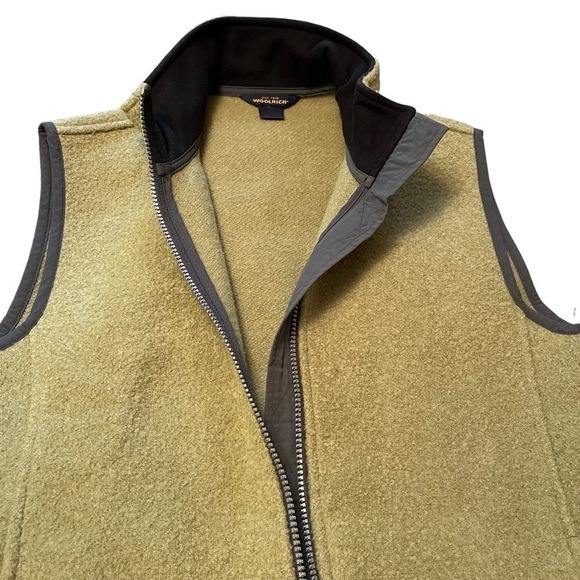 Woolrich  Fern Green Technowool - Women's 
Full Zip Lined Wool Vest - Size Large - Picture 9 of 12